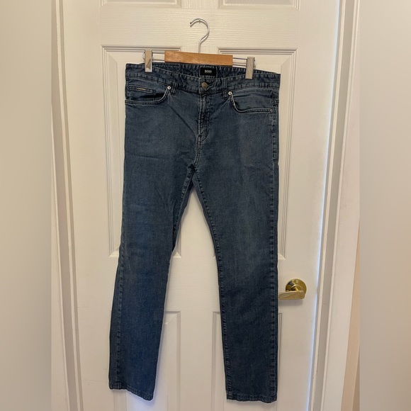 Hugo Boss Medium Wash Jeans - Picture 1 of 4